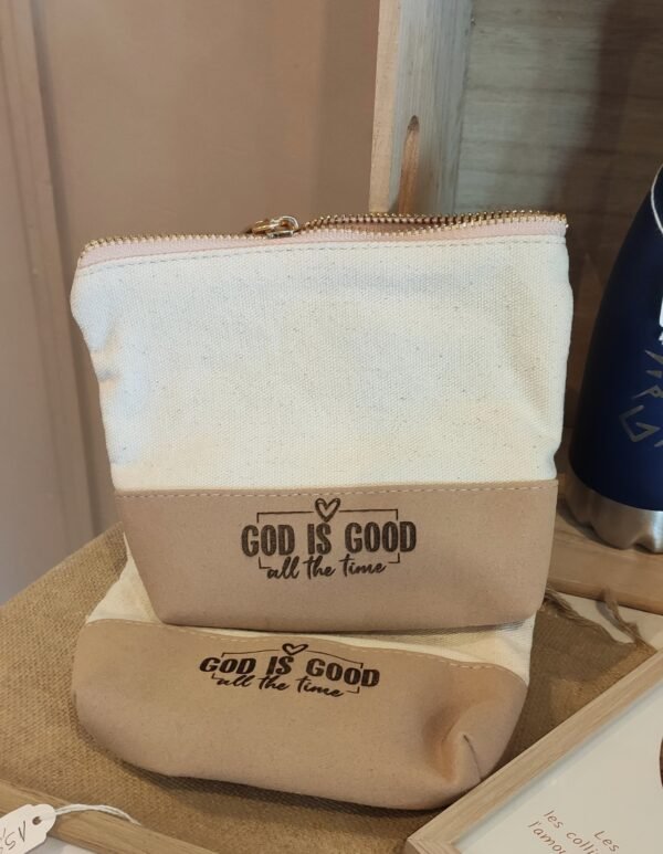 Pochette en tissus daim God is love